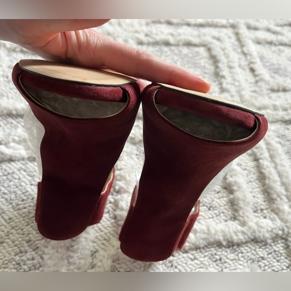 Michael Kors Suede Open-Toe Metallic Heel - Picture 8 of 8